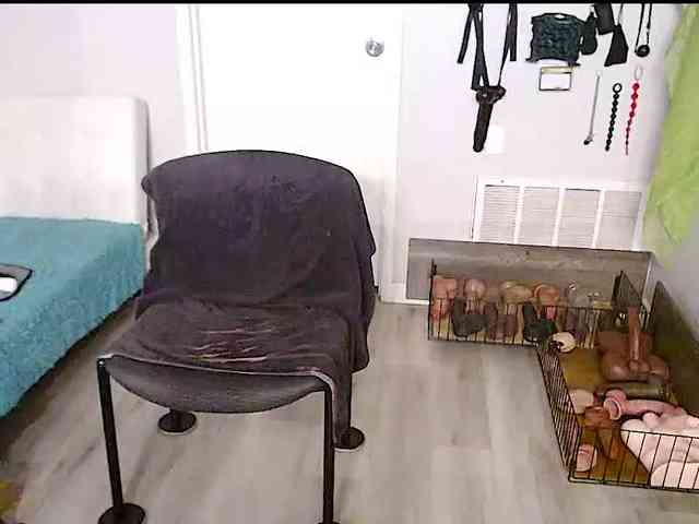 QueenAnitaDix webcam