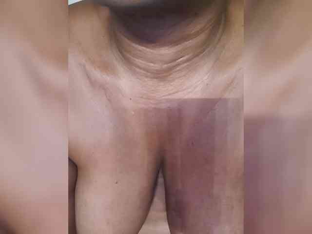 QueenAnitaDix webcam