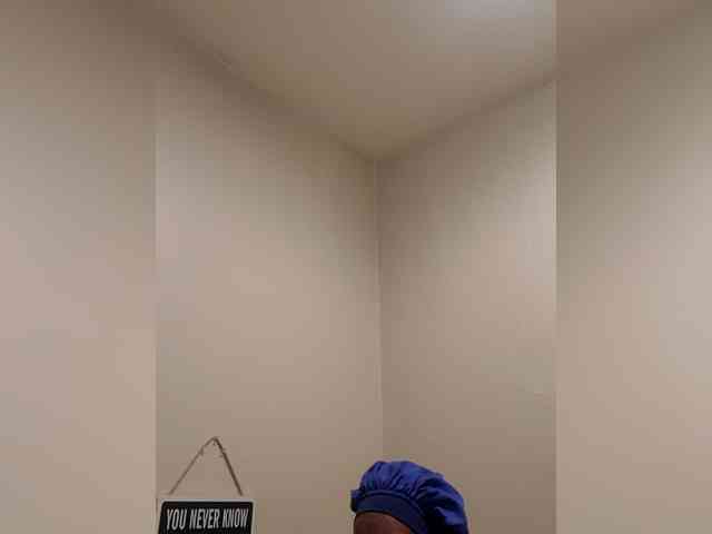 Model: Queenanitadix