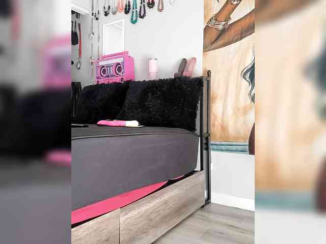 QueenAnitaDix webcam