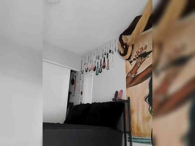 QueenAnitaDix webcam