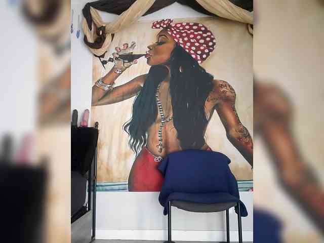 QueenAnitaDix webcam