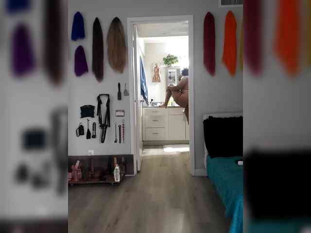 QueenAnitaDix webcam
