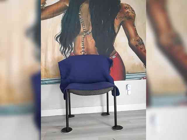QueenAnitaDix Live Webcam on BongaCams