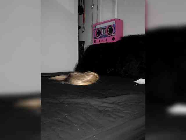 QueenAnitaDix webcam