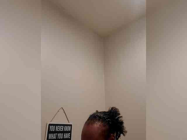 QueenAnitaDix webcam
