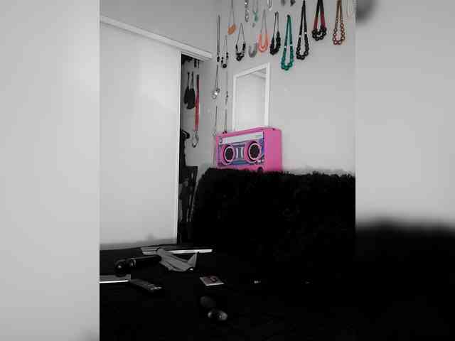 QueenAnitaDix webcam