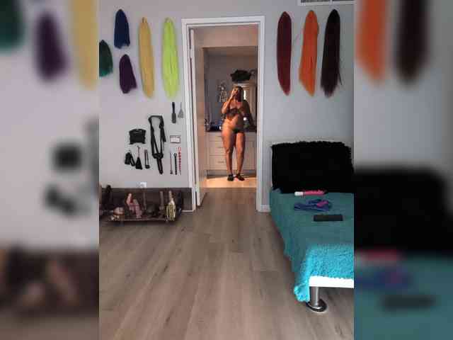 QueenAnitaDix