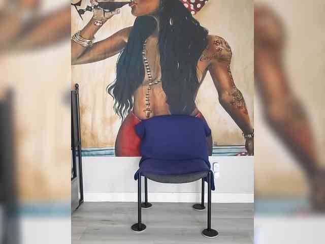 QueenAnitaDix webcam
