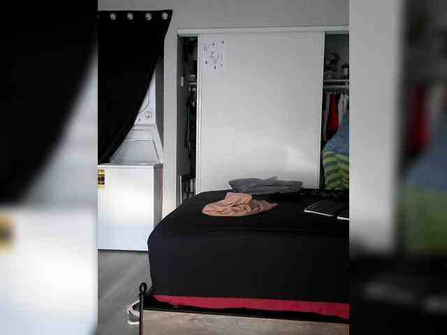 QueenAnitaDix webcam
