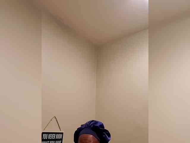QueenAnitaDix webcam