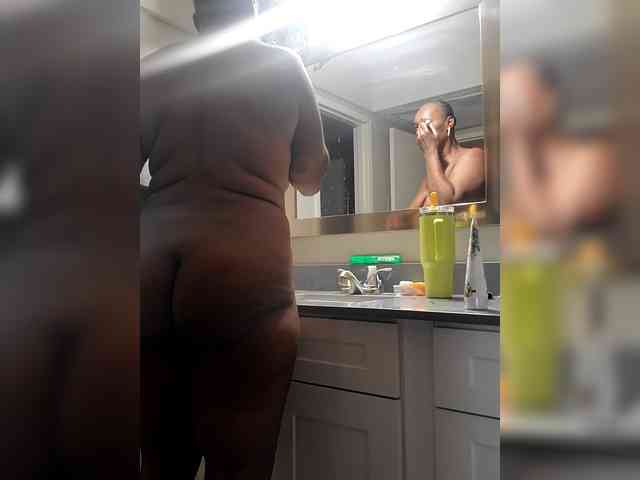 QueenAnitaDix webcam