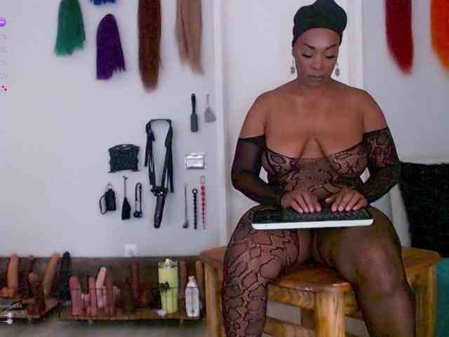 QueenAnitaDix