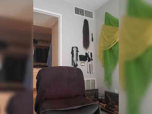 QueenAnitaDix webcam