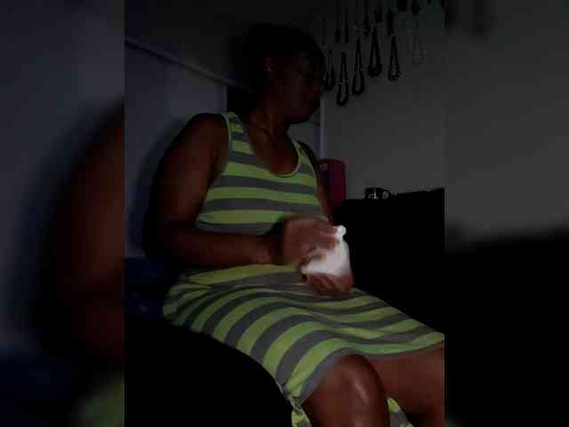 QueenAnitaDix webcam