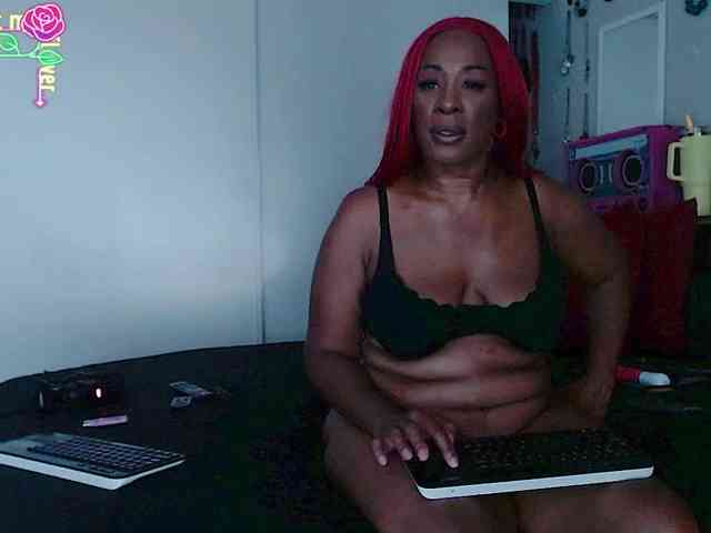 QueenAnitaDix webcam