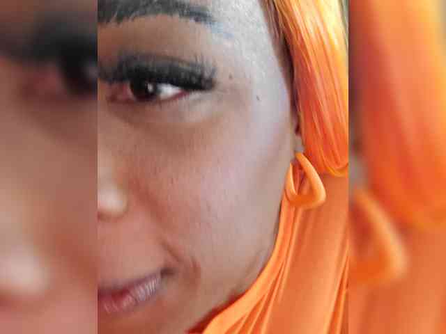 QueenAnitaDix webcam
