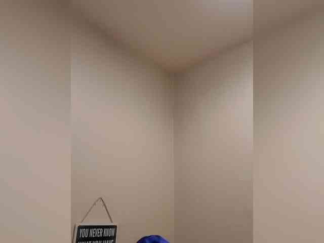 QueenAnitaDix webcam