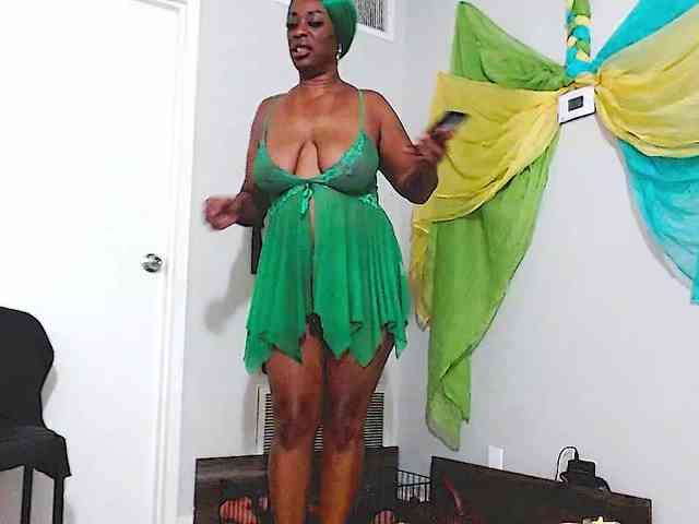 QueenAnitaDix webcam