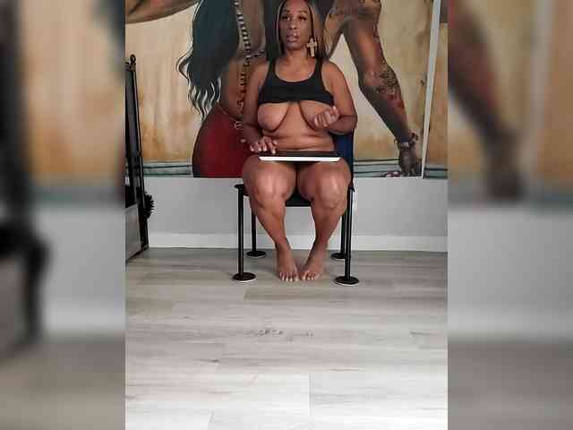 QueenAnitaDix webcam