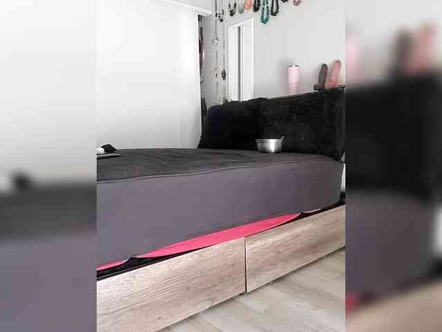 QueenAnitaDix webcam