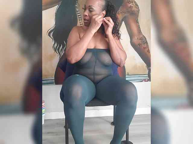 QueenAnitaDix webcam