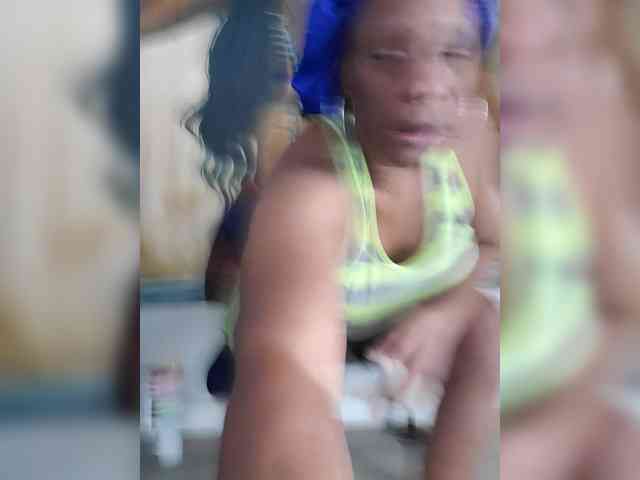 QueenAnitaDix webcam