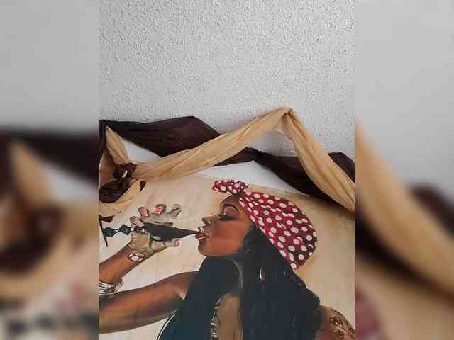 QueenAnitaDix webcam