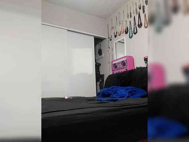 QueenAnitaDix webcam
