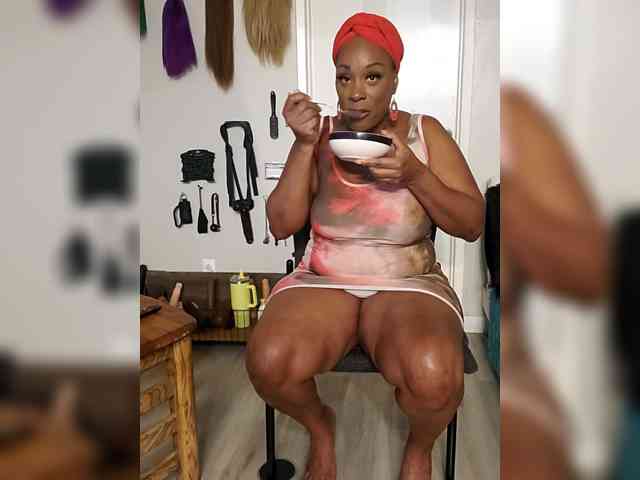 QueenAnitaDix webcam
