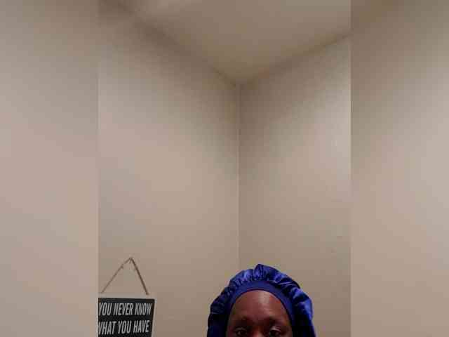 QueenAnitaDix webcam