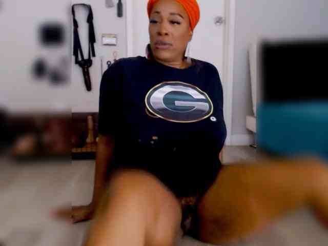 QueenAnitaDix webcam