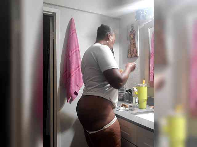 QueenAnitaDix webcam