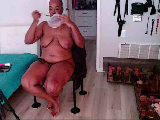 QueenAnitaDix webcam