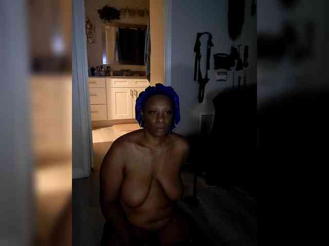 QueenAnitaDix webcam