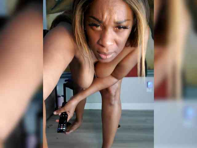 QueenAnitaDix Live Webcam on BongaCams