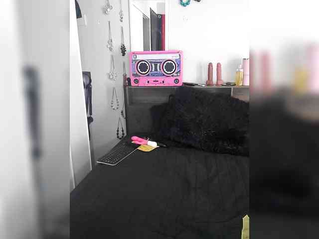 QueenAnitaDix webcam
