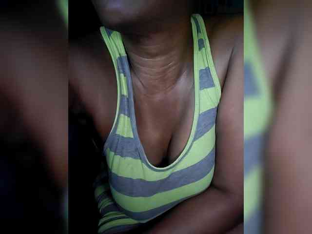 QueenAnitaDix webcam
