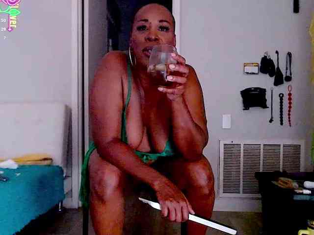 QueenAnitaDix