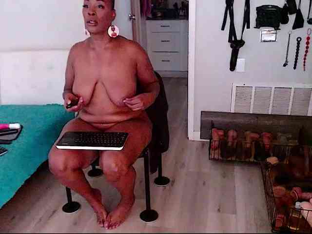 QueenAnitaDix