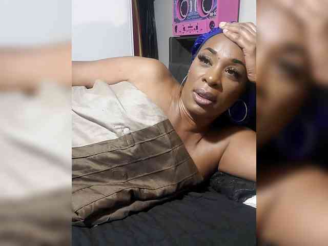 QueenAnitaDix webcam