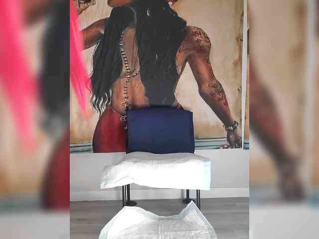 QueenAnitaDix webcam