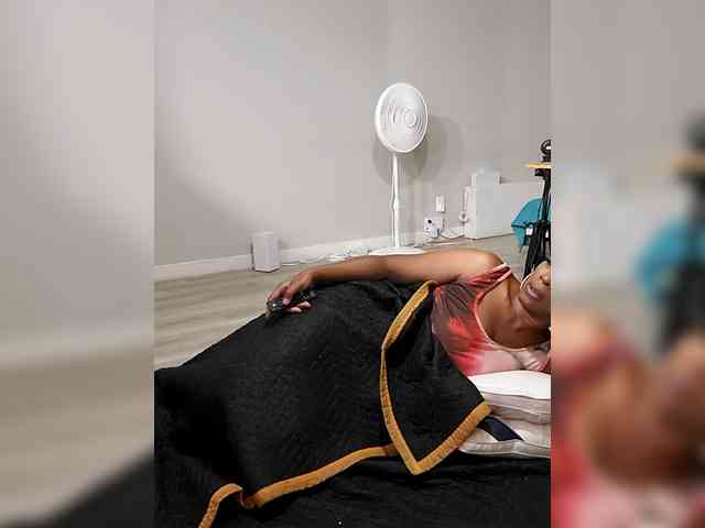 QueenAnitaDix webcam