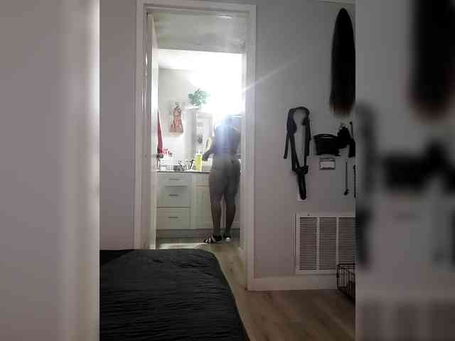 QueenAnitaDix webcam