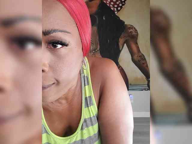 QueenAnitaDix webcam