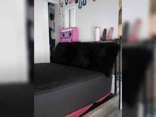 QueenAnitaDix webcam