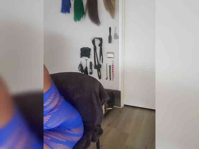 QueenAnitaDix webcam