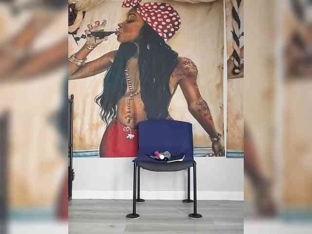 QueenAnitaDix webcam