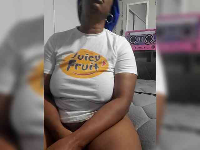 QueenAnitaDix webcam