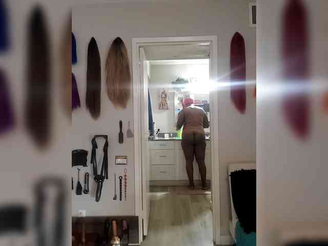 QueenAnitaDix webcam